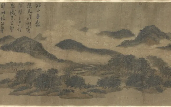 Rasprostranjen pogled na rijeku i maglovite planine u zelenim tonovima s nježnim osvjetljenjem u daljini. Handscroll; ink and color on silk — Mi Youren, 1130.
