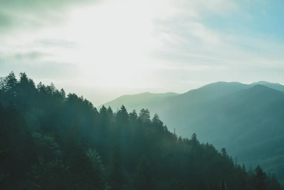 Motiv zidne tapete Planinska dolina s oblakom