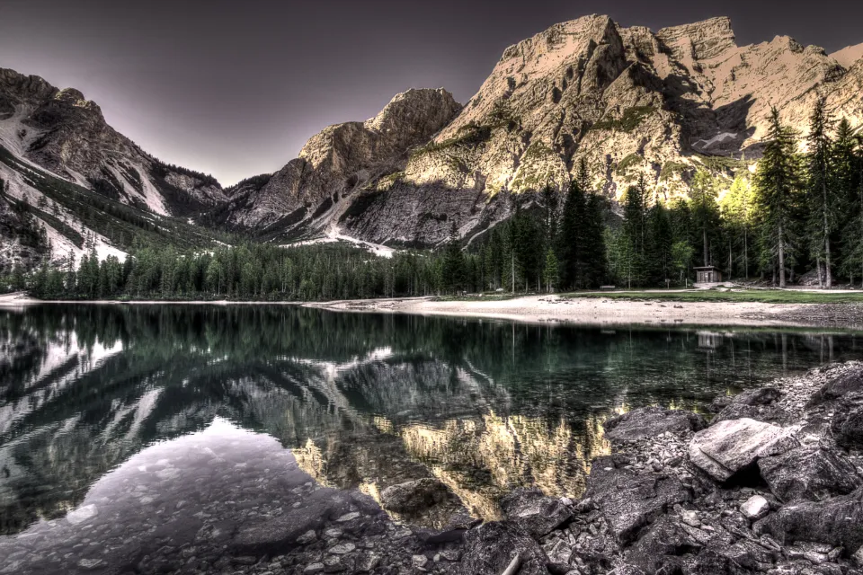 Motiv zidne tapete Jezero u Dolomitima