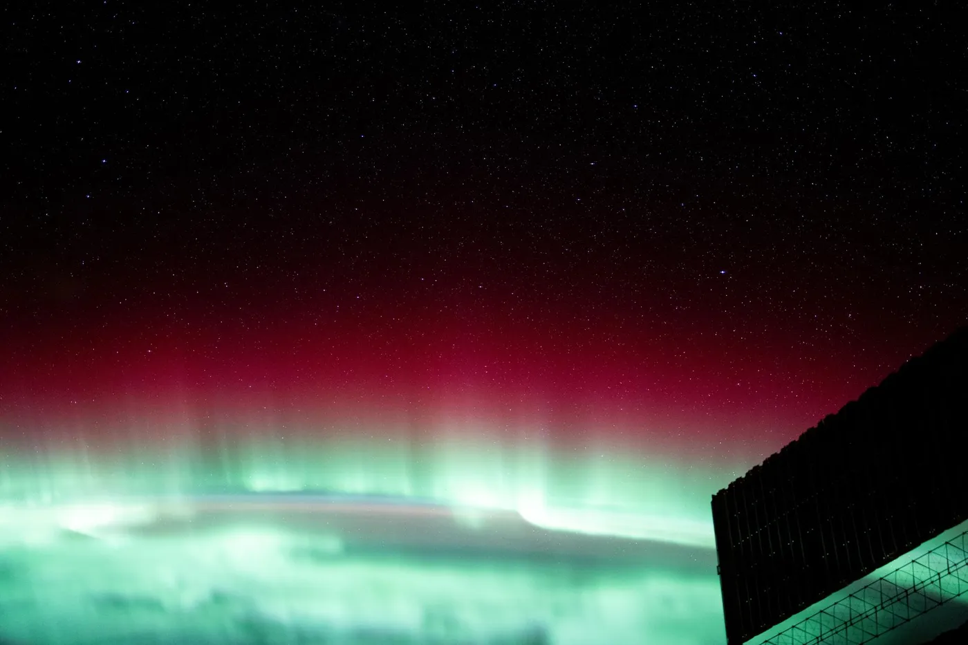 Motiv zidne tapete Crveno-zelena aurora nad Kanadom