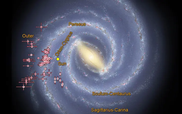 Ilustracija spiralnih krakova galaksije nastalih analizom podataka s NASA-inog WISE teleskopa.