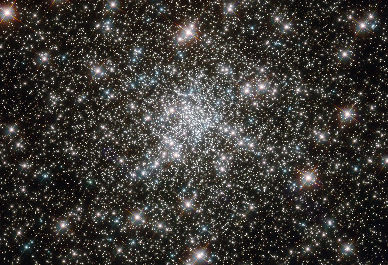 Motiv zidne tapete Mladi zvjezdani skup NGC 6752